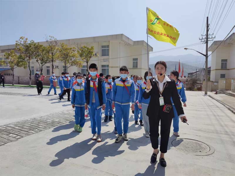 探索蚕桑文化、尽展研学乐趣 ——走进im电竞场蚕桑科普实践教···
